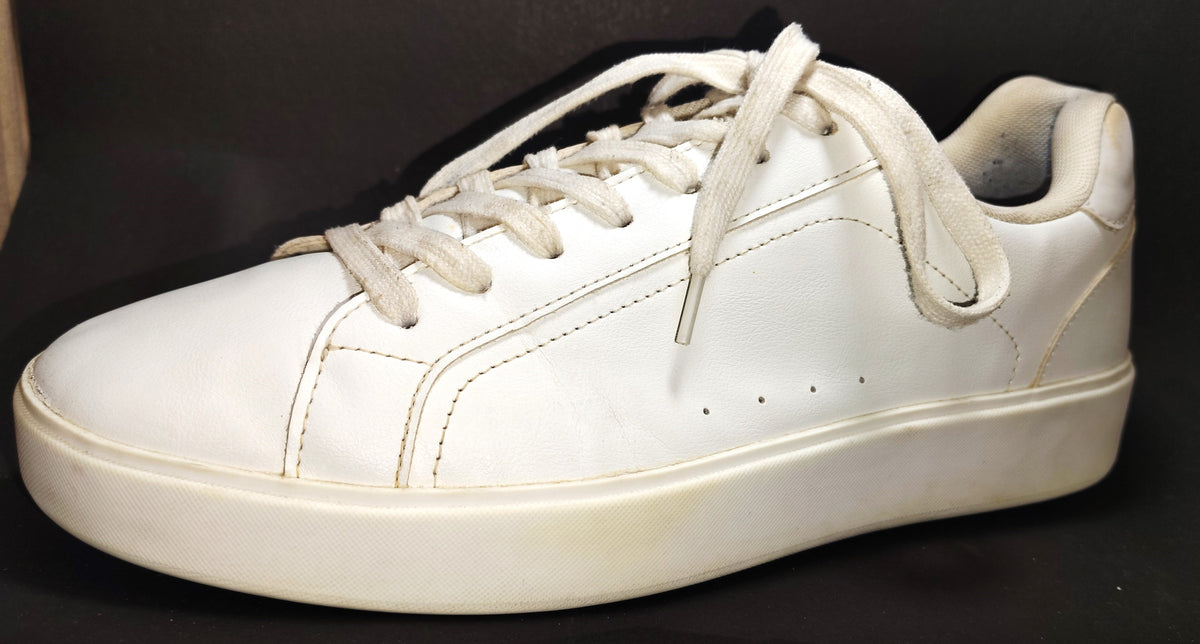 whiteTrainers
